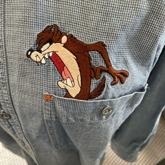 1996 Vintage Looney Tunes Warner Brothers Embroidered Denim Shirt. Size S - Picture 2 of 7